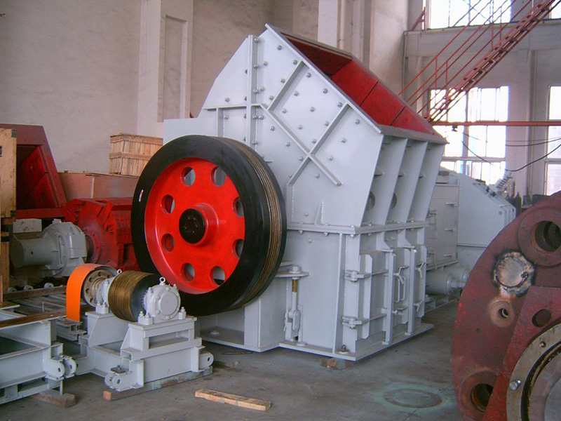 Single-stage hammer crusher